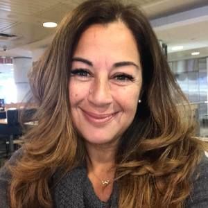 Meet your Posher, Mona